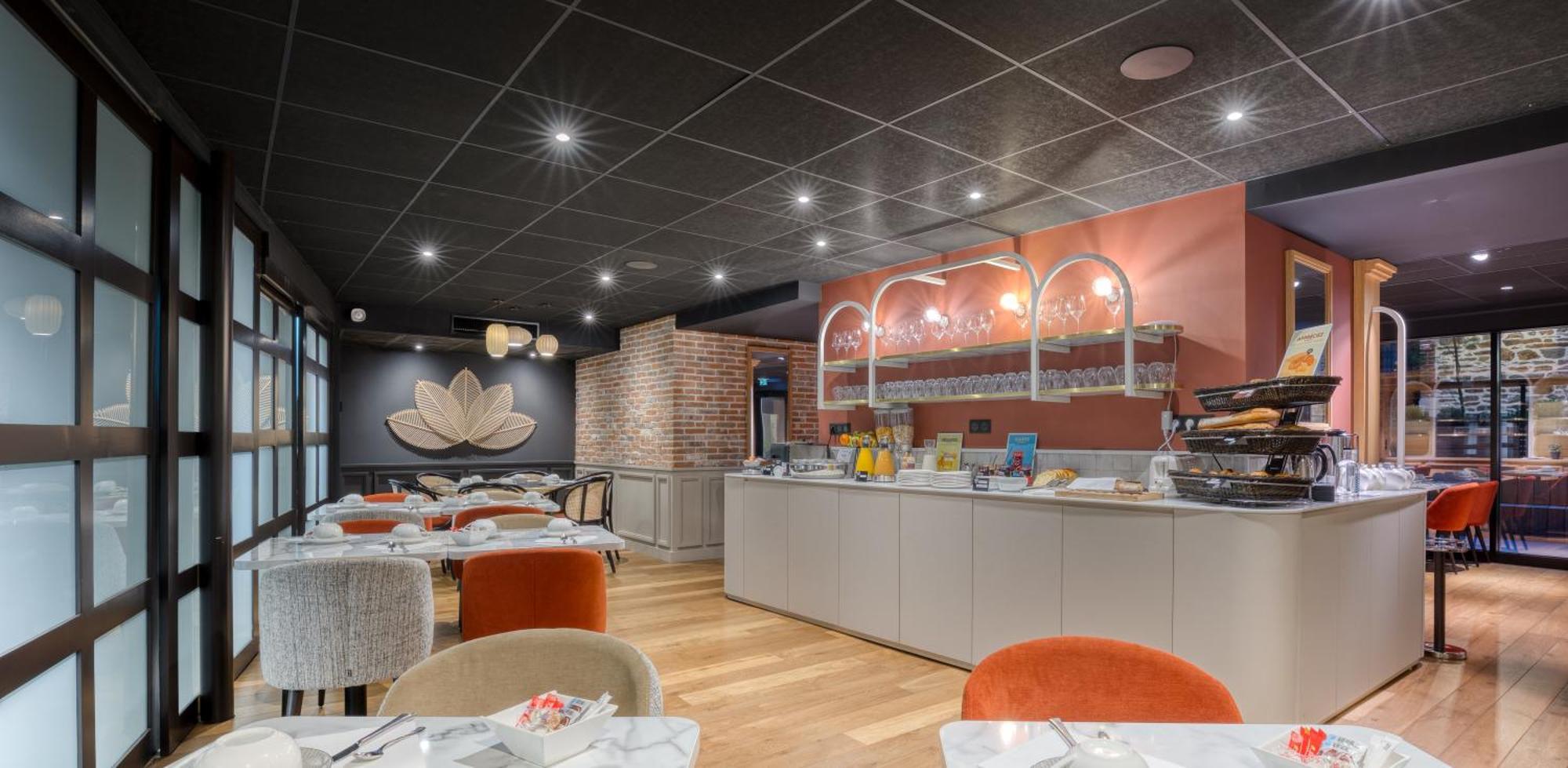 Brit Hotel Les Voyageurs Loudéac Екстериор снимка