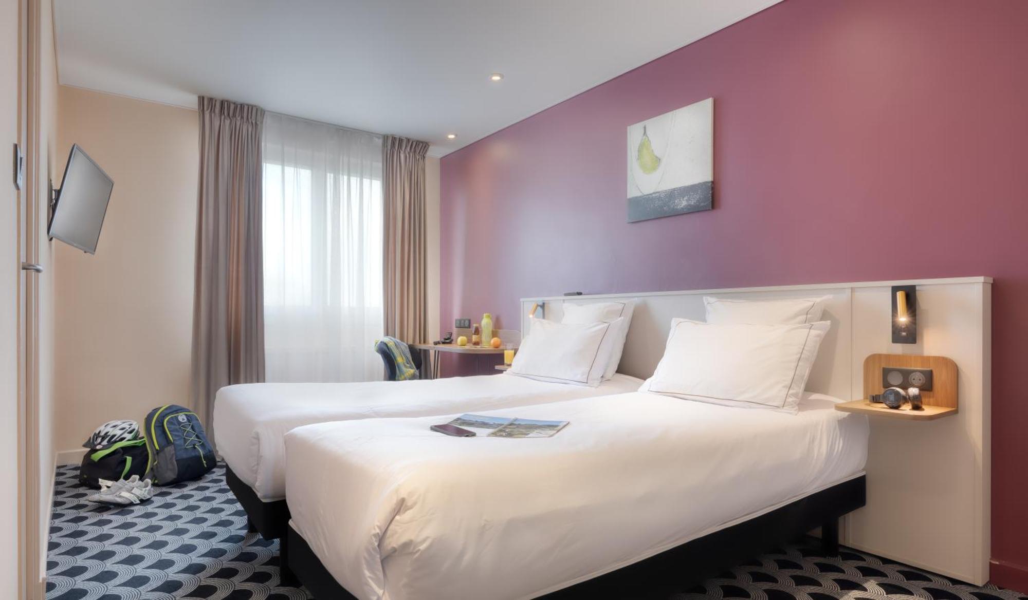 Brit Hotel Les Voyageurs Loudéac Екстериор снимка