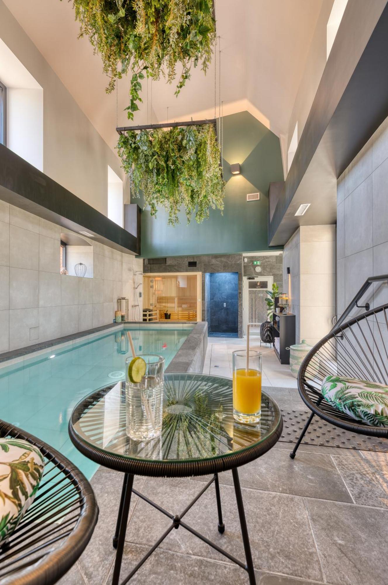 Brit Hotel Les Voyageurs Loudéac Екстериор снимка