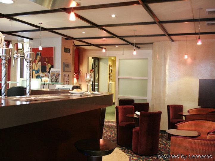 Brit Hotel Les Voyageurs Loudéac Ресторант снимка