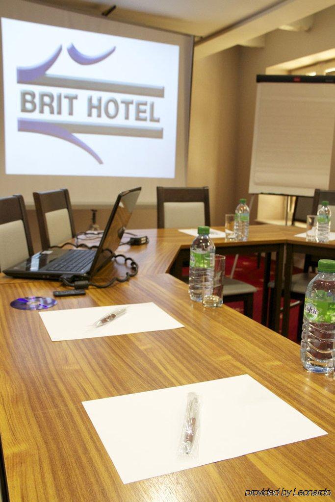 Brit Hotel Les Voyageurs Loudéac Бизнес снимка