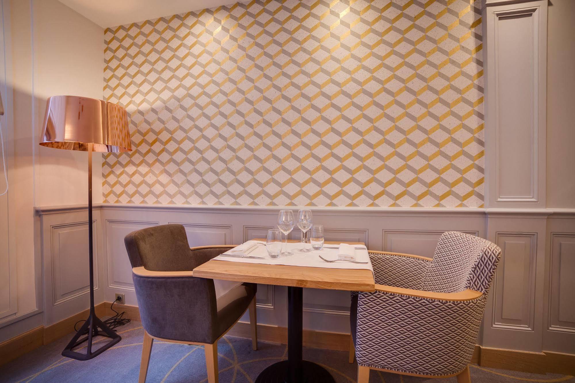 Brit Hotel Les Voyageurs Loudéac Екстериор снимка